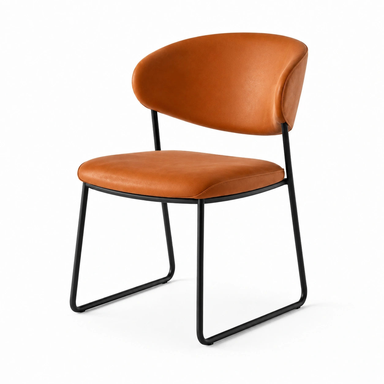 Chaise en cuir synthétique marron avec structure en métal noir