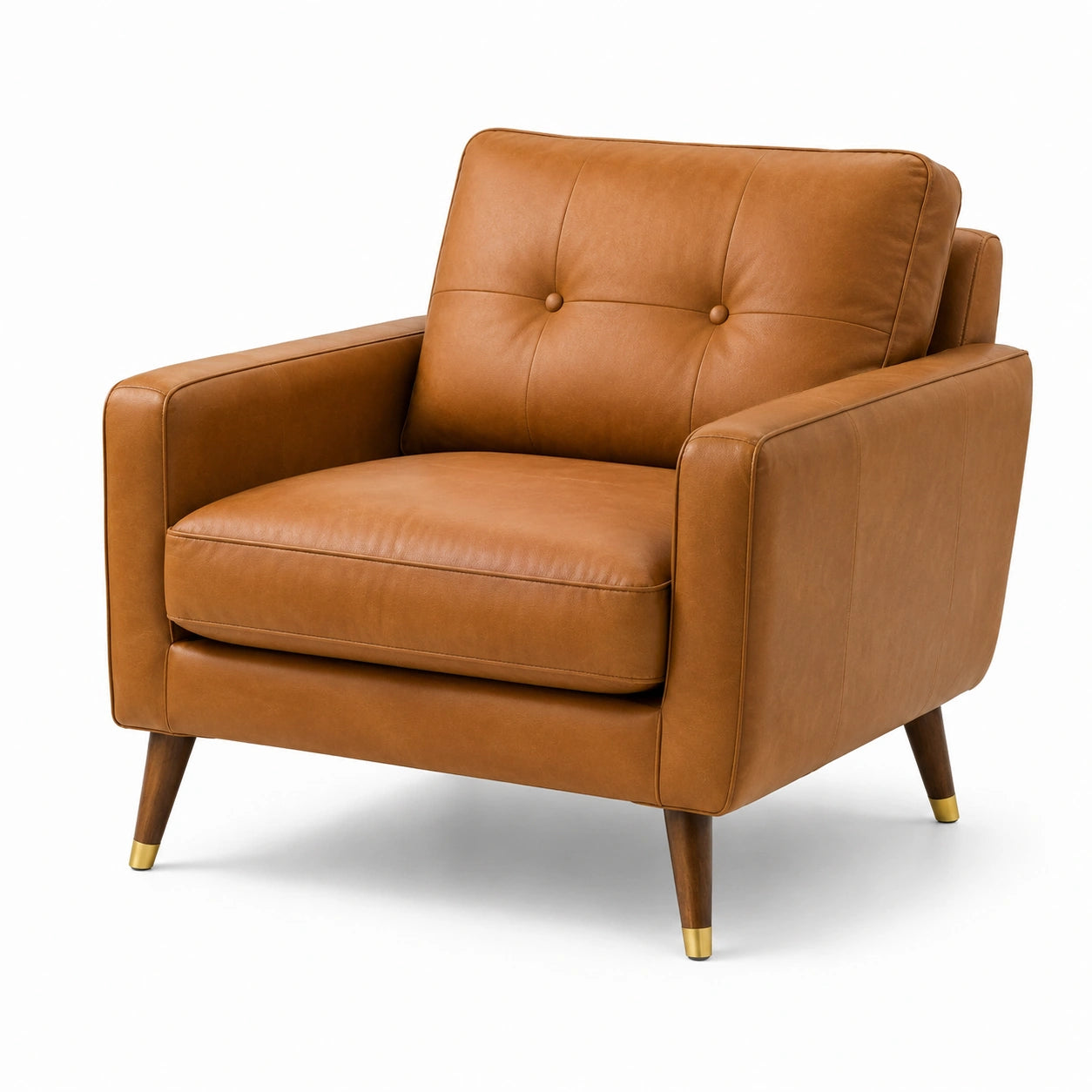 Fauteuil en cuir brun avec pieds en bois et embouts métalliques